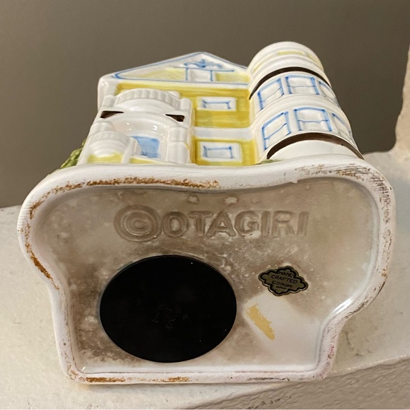 🐠 Otagiri Victorian House. It’s a Bank. Japan. - Picture 5 of 5